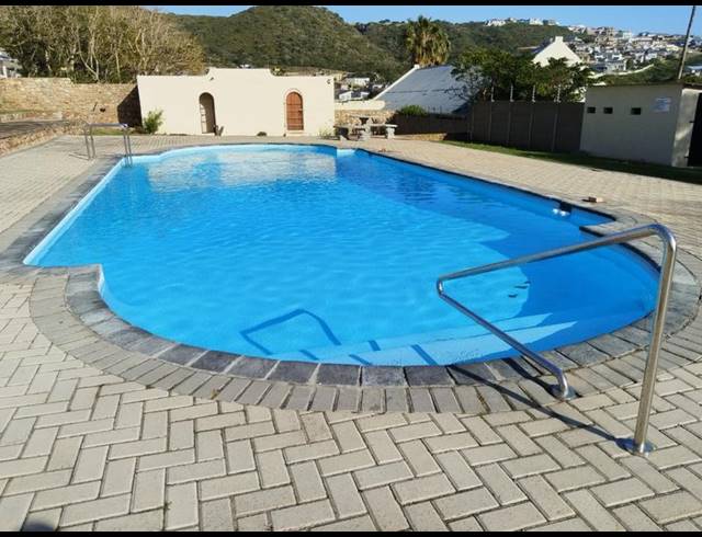 4 BEDROOM HOUSE FOR SALE IN VAKANSIEPLAAS